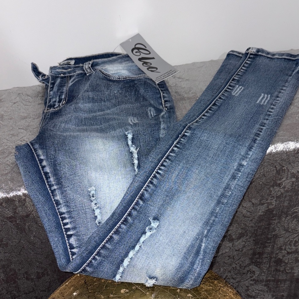 NWT Size 5 Cleo Women's Faded Blue Skinny Jeans